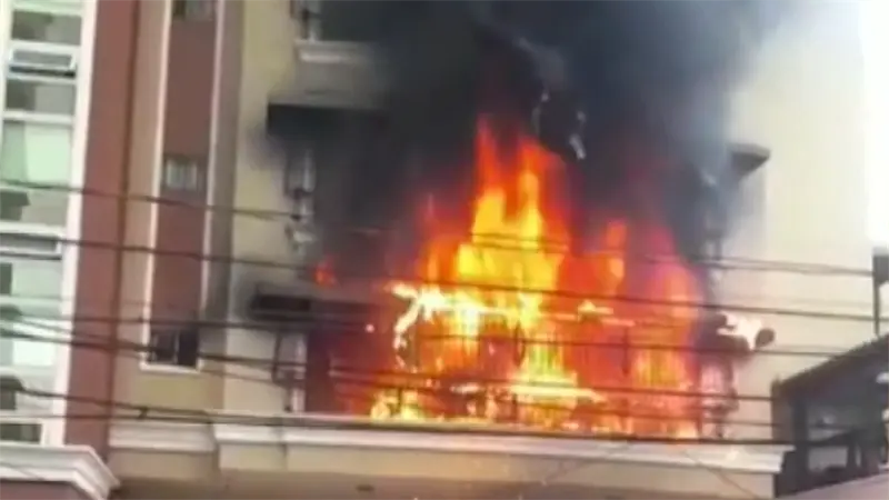 Cortocircuito en arbolito de Navidad provoca incendio en torre Emeliday
