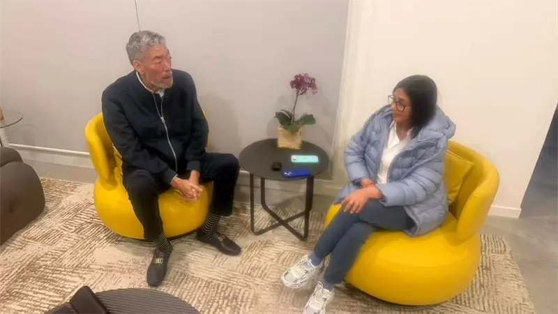 Miguel Mej&iacute;a se re&uacute;ne con la presidenta venezolana Delcy Rodr&iacute;guez en visita oficial