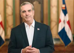 Abinader acude a velatorio de Ram&oacute;n Alburquerque y resalta su legado