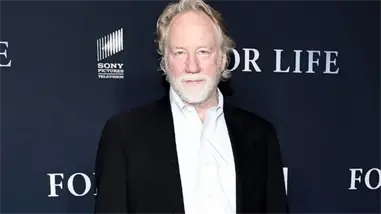 Autoridades confirman detenci&oacute;n de Timothy Busfield por presunto abuso sexual infantil