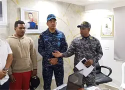 Tras asedio policial se entrega hombre requerido por la justicia en Barahona