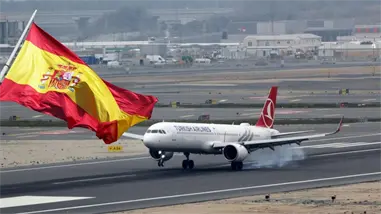 Broma de un pasajero fuerza aterrizaje de emergencia en Barcelona por aviso de bomba