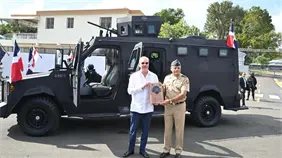 Presentan primer veh&iacute;culo militar blindado ensamblado en el pa&iacute;s