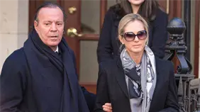 Revelan el papel que jug&oacute; la esposa de Julio Iglesias en las mansiones del terror