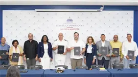 Ministerio de Medio Ambiente inicia temporada de observaci&oacute;n de ballenas jorobadas en Saman&aacute;