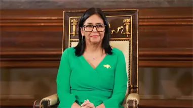 Delcy Rodríguez busca facilitar inversiones en el sector petrolero de Venezuela