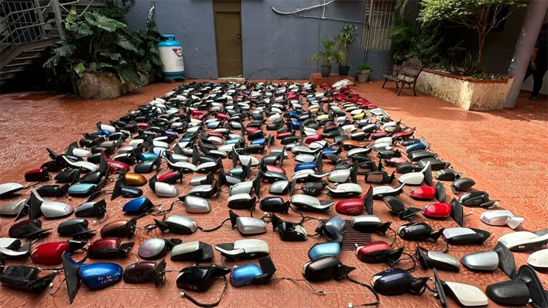 Detienen a joven con cami&oacute;n cargado de accesorios de veh&iacute;culos presuntamente robados