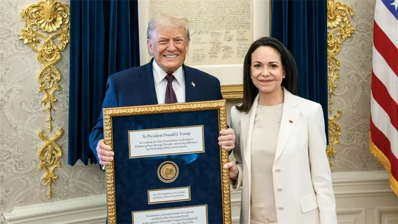Mar&iacute;a Corina Machado entreg&oacute; a Trump la medalla del Nobel enmarcada como gratitud