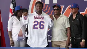 Wandy Asigen y otros 10 prospectos dominicanos oficializan su firma con Mets en Boca Chica