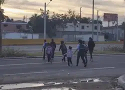 Padres y docentes piden puente peatonal en la avenida Ecol&oacute;gica por seguridad de los ni&ntilde;os