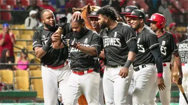 Escogido sella su pase a la final tras vencer 7-4 a los Gigantes