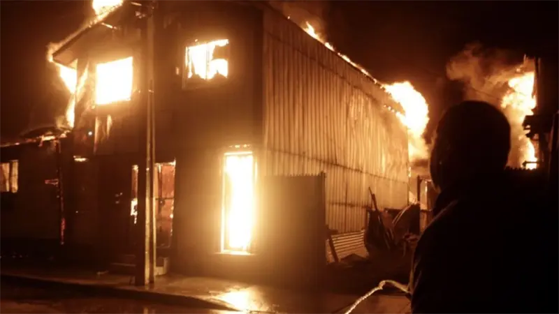 Incendios forestales dejan 16 fallecidos en dos regiones del sur de Chile