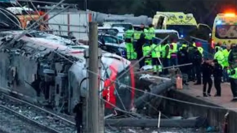 Al menos 42 muertos, 25 ya identificados, en el accidente de trenes de Espa&ntilde;a
