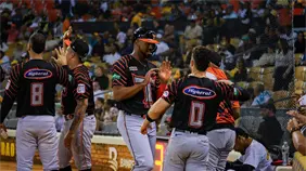 Toros del Este avanzan a la final tras dejar en el terreno a las Águilas