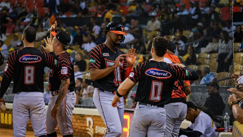Toros del Este avanzan a la final tras dejar en el terreno a las &Aacute;guilas
