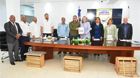 Sin abejas no habr&iacute;a vida, asegura Hecmilio Galvan