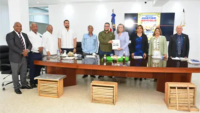 Sin abejas no habr&iacute;a vida, asegura Hecmilio Galvan