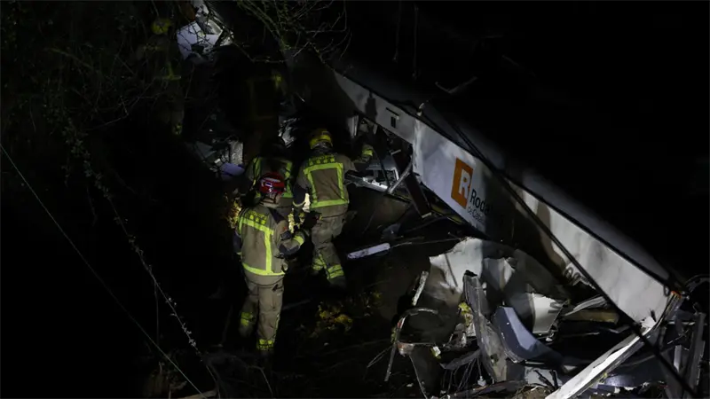 Muere el maquinista del tren accidentado esta noche en Barcelona