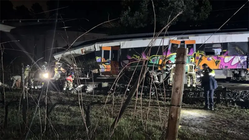 Un muerto, 4 heridos graves y otros 33 afectados por el accidente de tren de Gelida
