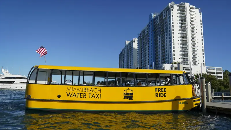 Miami Beach inaugura un servicio permanente de taxis acu&aacute;ticos que la conecta con Miami