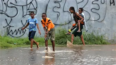 Unicef: m&aacute;s de la mitad de los 500 mil afectados por inundaciones en Mozambique son ni&ntilde;os