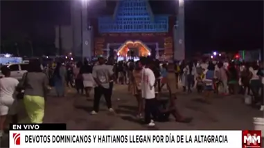 Devotos se congregan en la Bas&iacute;lica de Hig&uuml;ey en v&iacute;spera del D&iacute;a de la Altagracia