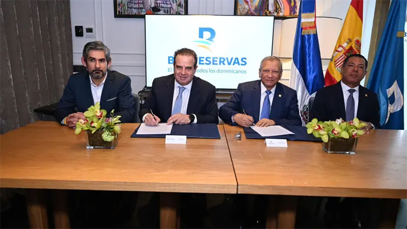 Banreservas y CaixaBank renuevan alianza para abaratar y agilizar el env&iacute;o de remesas desde Espa&ntilde;a