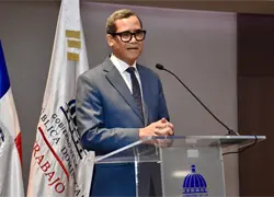 Ministro de Trabajo recuerda que el 8 % restante del aumento salarial se aplicará en febrero