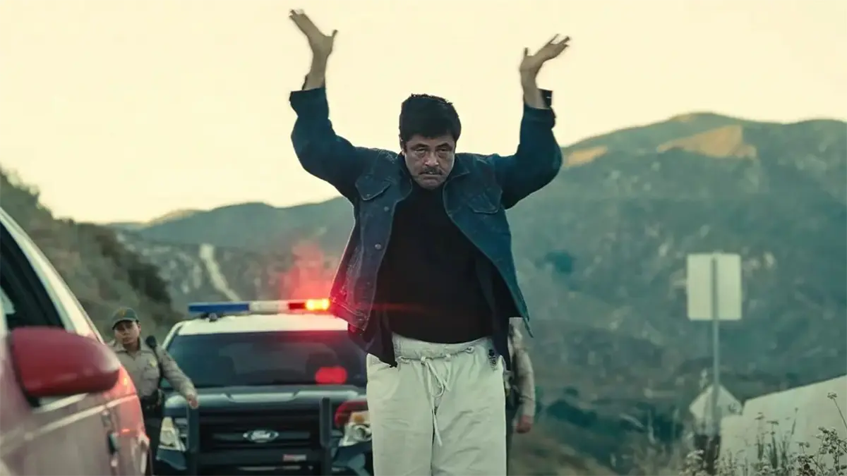 Benicio del Toro en la película One Battle After Another