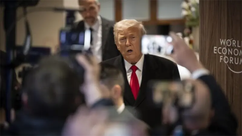 Trump llega a Davos como provocador y acaba anunciando un preacuerdo sobre Groenlandia