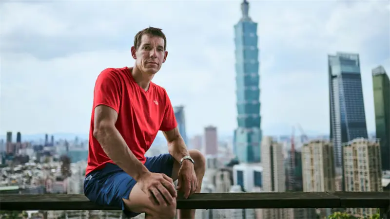 Alex Honnold: el escalador libre que conquistar&aacute; el Taipei 101 sin cuerdas