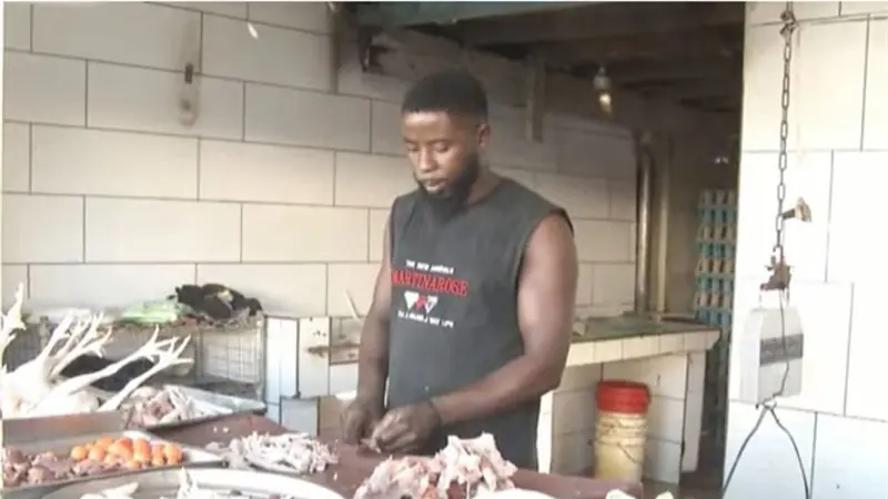 Nueva escasez de pollo vuelve a presionar el bolsillo de consumidores