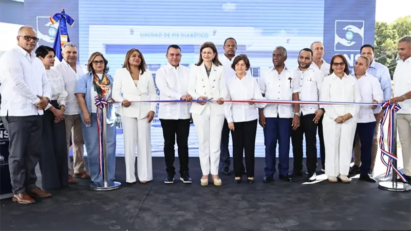 Vicepresidenta Raquel Pe&ntilde;a y SNS entregan emergencia remozada en Ban&iacute;