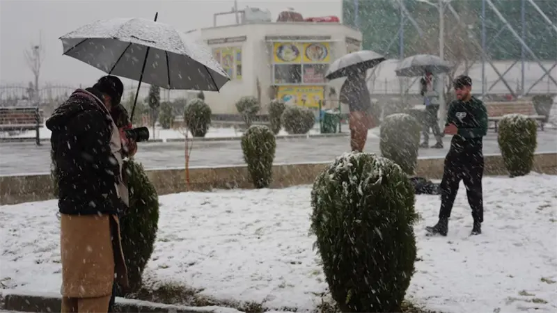 Al menos 61 muertos y m&aacute;s de 100 heridos por fuertes lluvias y nieve en Afganist&aacute;n