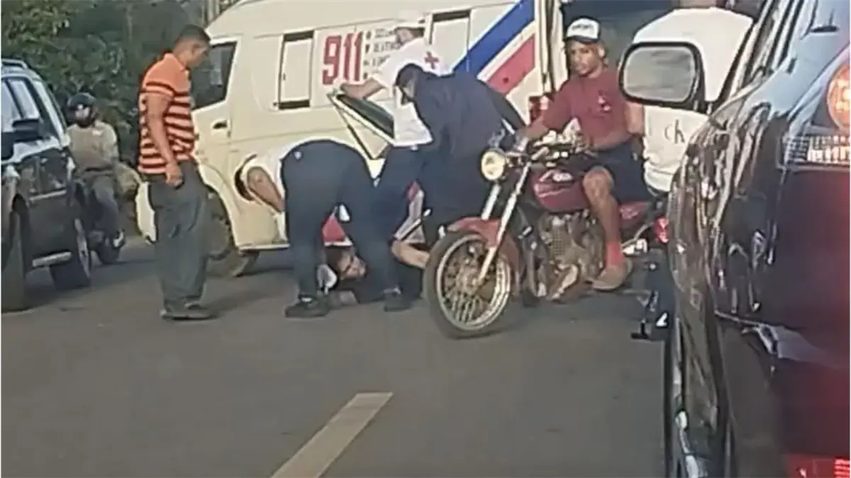 Accidente en la carretera Licey–Santiago deja un motociclista herido