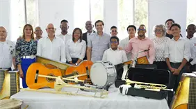 Cultura lleva instrumentos y formación musical a La Romana