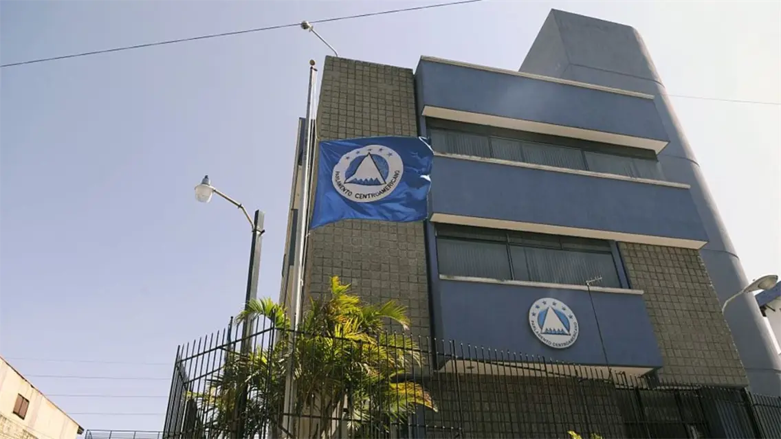 PARLACEN destaca legado de Juan Pablo Duarte en acto solemne con ofrenda floral