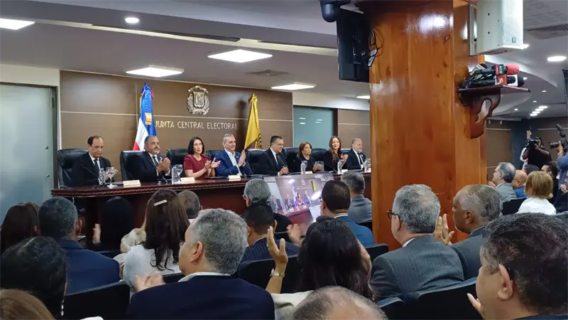 JCE informa entrega masiva de la nueva c&eacute;dula ser&aacute; el 12 de abril