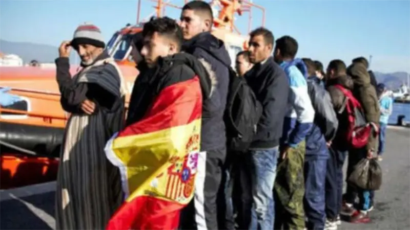 Claves de la regularizaci&oacute;n en Espa&ntilde;a de medio mill&oacute;n de inmigrantes