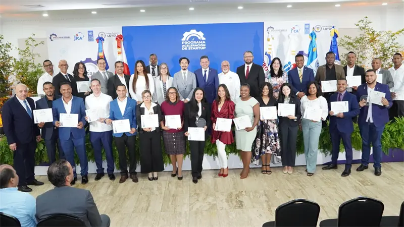 Proindustria grad&uacute;a a 27 emprendedores del primer programa de aceleraci&oacute;n de startups industriales