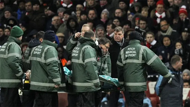 Piden un an&aacute;lisis anual a los futbolistas para evitar lesiones cerebrales