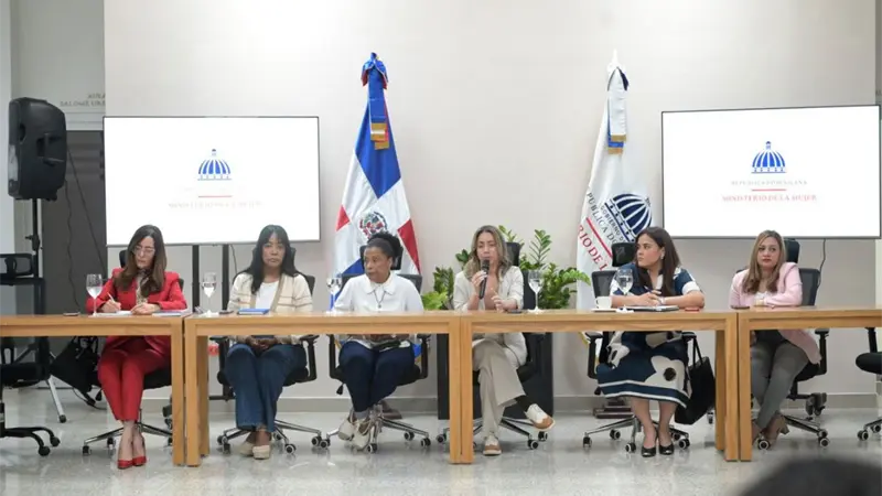Ministerio de la Mujer impulsa di&aacute;logo con organizaciones sociales sobre igualdad de g&eacute;nero