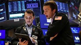 Wall Street cierra mixto y el S&P 500 roza la cifra récord de 7.000 tras decisión de Fed