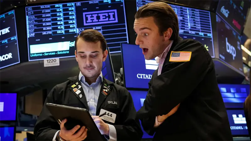 Wall Street cierra mixto y el S&P 500 roza la cifra r&eacute;cord de 7.000 tras decisi&oacute;n de Fed