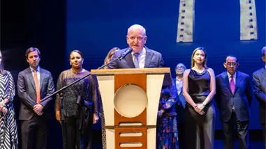 Presidente de Caribbean Cinemas recibe premio Carrau en el Festival de Cine Global de Santo Domingo