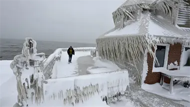 Millones de estadounidenses continuarán bajo peligrosa ola de frío este fin de semana Millones de estadounidenses continuarán bajo peligrosa ola de frío este fin de semana