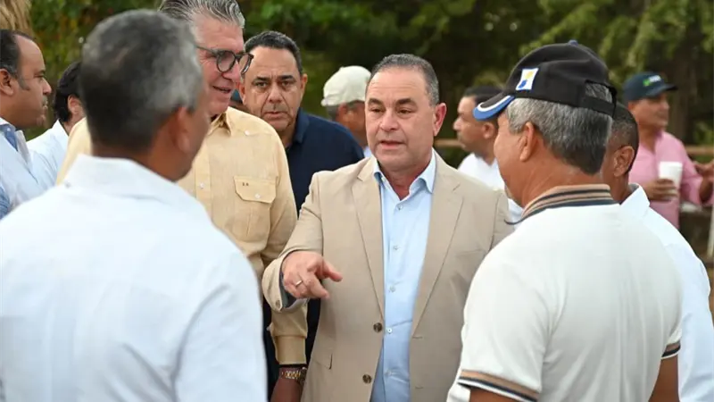 Ministro de Agricultura anuncia plan integral para fortalecer la ganader&iacute;a