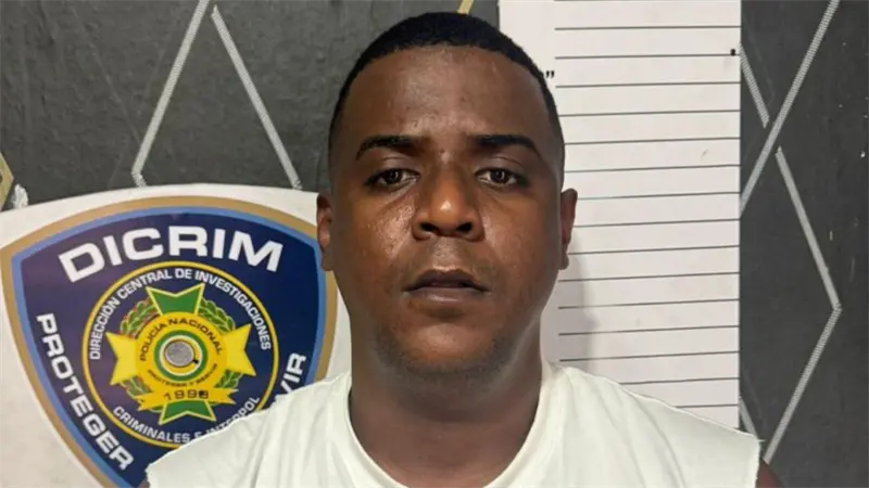 Polic&iacute;a Nacional captura pr&oacute;fugo con 24 &oacute;rdenes de arresto en Santo Domingo Oeste