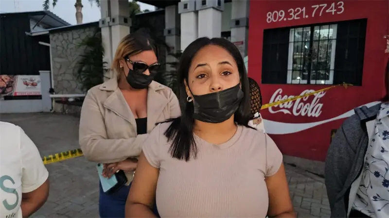 Empleadas de nightclub realizan vigilia en Puerto Plata en apoyo a empresario detenido