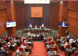 Senadores exigen cambiar proyecto de reforma laboral
